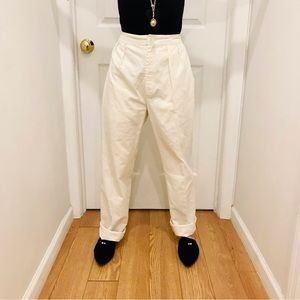 Vintage 1980’s Message white pants. Size 8. However it is more a size XS. EUC